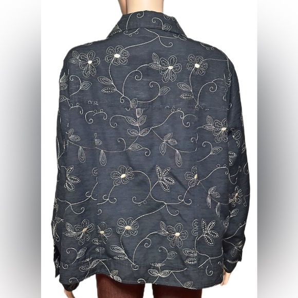 Carole Little Women’s 1X Black Floral Embroidered 100% Silk Jacket Button Front - Picture 3 of 5